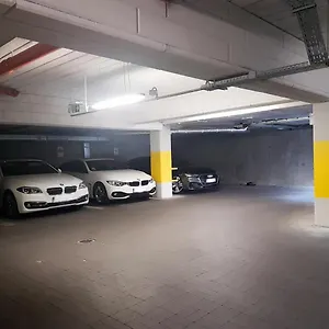 Apartament Very Berry - Orzeszkowej 10 - Mtp Apartment, Parking, Balcony, Check In 24h, Poznań